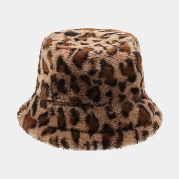 NWOT Plush Fuzzy Warm Leopard Print Faux Fur Bucket Hat - Picture 2 of 7